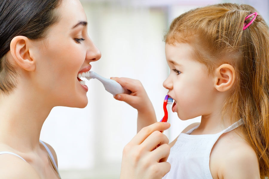 Igiene orale nei bambini: i consigli dell'esperta